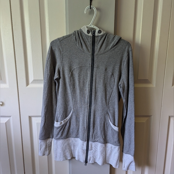 LULULEMON SCUBA ZIP-UP SIZE 8 - Picture 1 of 3